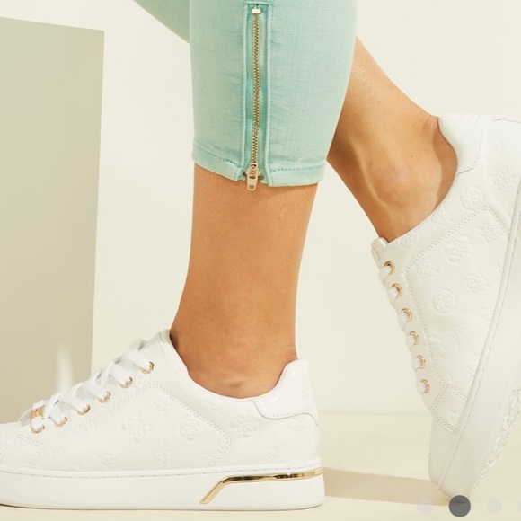 guess rollin sneaker